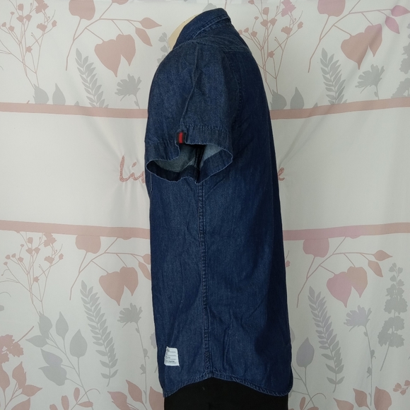 Adam Levine Collection denim buttom down shirt size Small - Picture 2 of 9